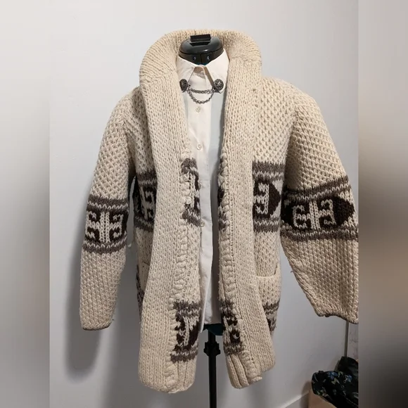 Handmade One of a Kind Chunky knitted Cardigan - Picture 2 of 7